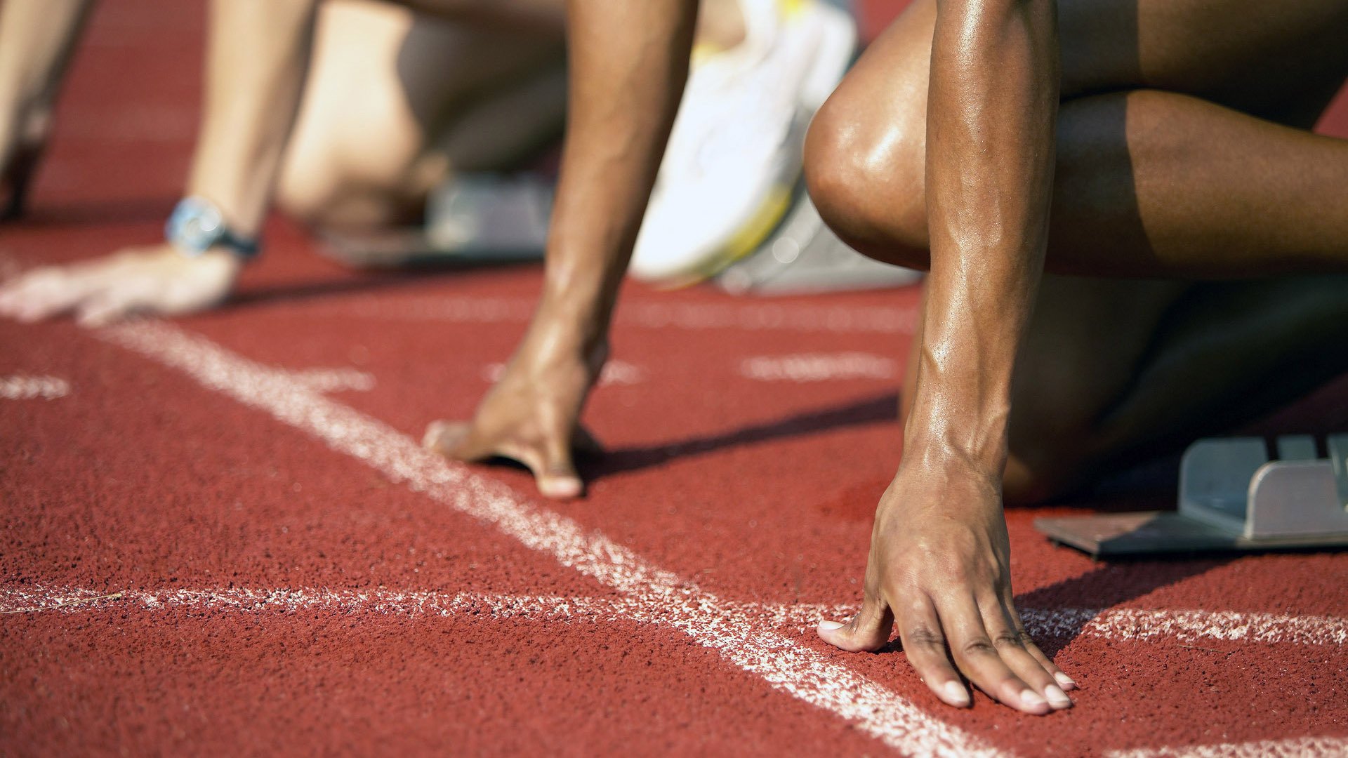 开云体育下载-英超争夺激烈，精彩进球和神级扑救不断上演，英超进球集锦视频